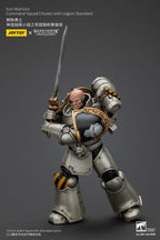 JOYTOY Warhammer The Horus Heresy Actionfigur 1/18 lron Warriors Command Squad Chosen with Legion Standard 12 cm