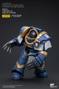 JOYTOY Warhammer The Horus Heresy Actionfigur 1/18 Ultramarines Cataphractii Terminator Squad Terminator with Lightning Claws 14 cm